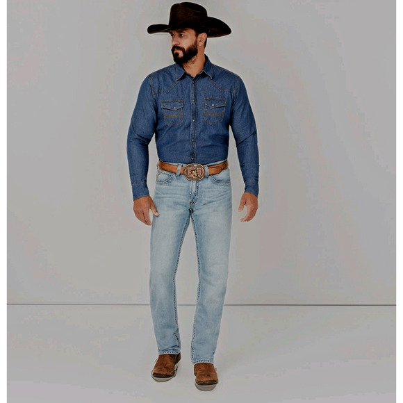 Ariat M4 Austin Jeans Mens 32x28 Cruz Light Blue Wash Relaxed Straight Western - Picture 1 of 16